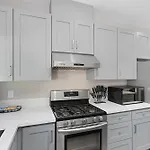 Family Friendly Newly Built San Diego Home!